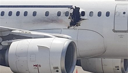 Lộ diện kẻ đánh bom khiến máy bay bị thủng giữa trời