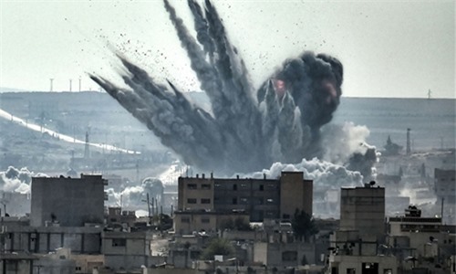 Mỹ kêu gọi Thổ dừng nã pháo sang Syria để cùng diệt kẻ thù chung