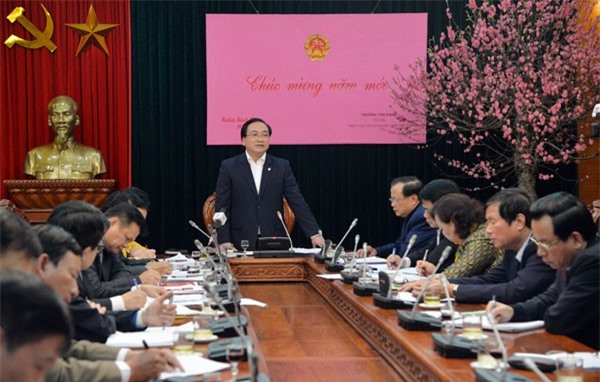 Bí thư Hà Nội yêu cầu xử lý nghiêm việc cán bộ dùng xe công đi lễ hội