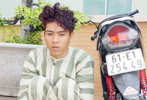 Nam thanh niên "khát tiền" đi cướp tiệm vàng trong ngày Tết