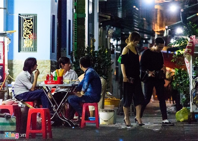 Trấn Thành - Hari Won quấn quýt bên nhau đêm Valentine