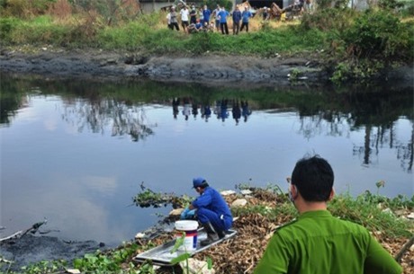 Bàng hoàng phát hiện xác chết không đầu đang phân hủy