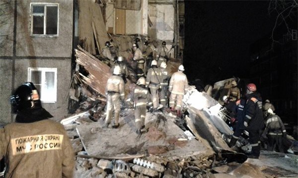 Nga: Sập chung cư, vẫn còn nhiều người bị mắc kẹt