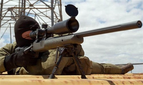 Đặc nhiệm Anh dùng súng giảm thanh bắn trúng đầu thủ lĩnh IS