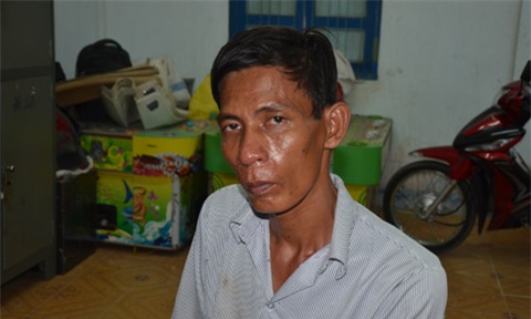 Một phụ nữ bị chặn đánh giữa chợ, bị cướp luôn dây chuyền vàng