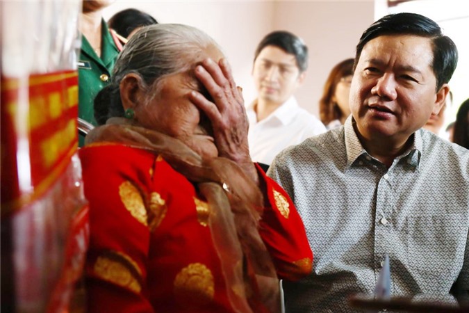 Bí thư Đinh La Thăng chỉ đạo làm đường cho Mẹ Việt Nam