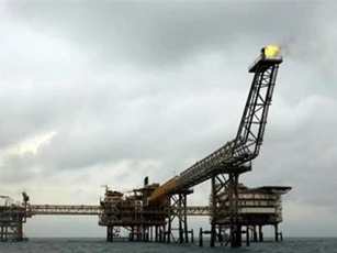 Iran bất bình trước yêu cầu “đóng băng” sản lượng dầu