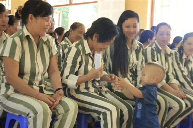 Cuộc sống của hai mẹ con tử tù mang thai để thoát án tử