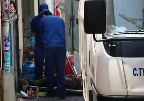 Hoảng hồn phát hiện thi thể tài xế xe ôm đang phân hủy trong phòng trọ