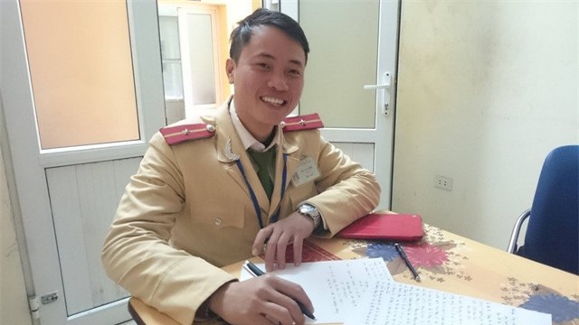 Kịp thời cứu sống thanh niên nhảy cầu Chương Dương tự tử