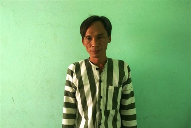 Lên cơn ngáo đá, con trai đánh gãy 2 tay mẹ nuôi nhập viện