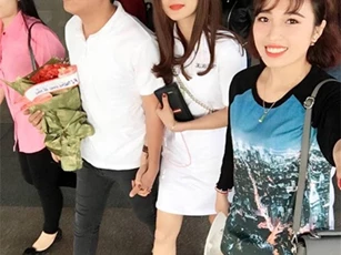 Trường Giang nắm tay Nhã Phương đưa nàng về ra mắt
