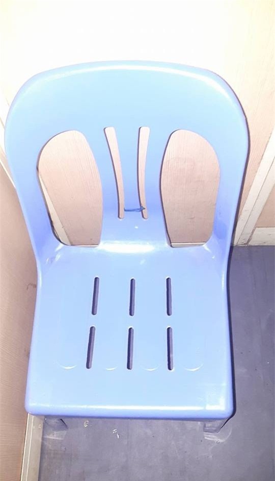 Ga Hà Nội: Hành khách ngồi gần nhà vệ sinh, nằm trên sàn tàu