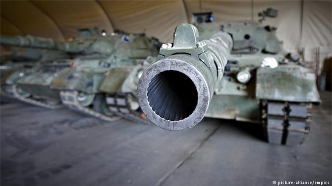 Xuất khẩu vũ khí: Trung Quốc thua xa hai "ông lớn"