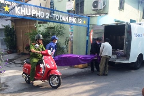 Tá hỏa phát hiện người lái xe ôm bị giết trong đêm