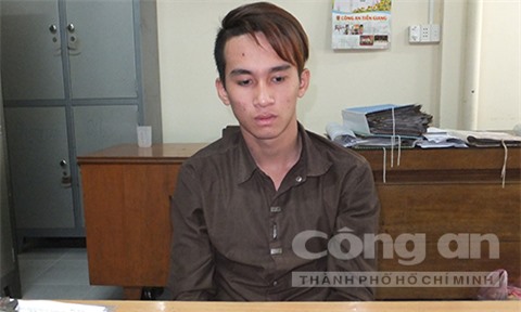 Bắt đối tượng vô cớ đâm chết người ở quán karaoke