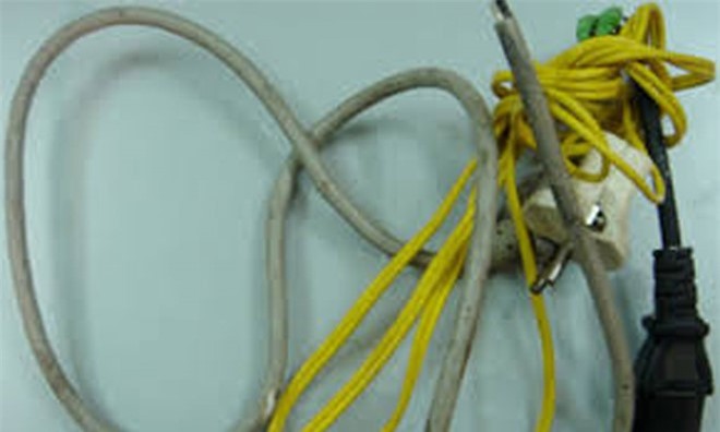 Nửa đêm đi chích điện tình địch suýt chết