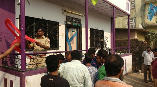 Ấn Độ: Cầm dao sát hại 13 người thân rồi treo cổ tự sát