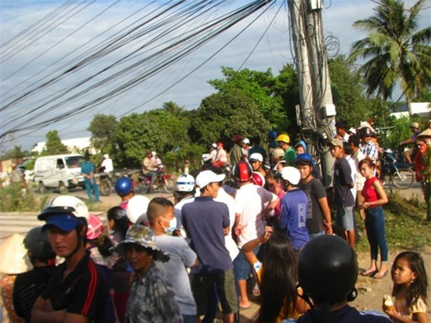 Bàng hoàng phát hiện thanh niên treo cổ chết trong lán