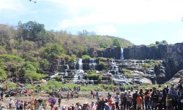 Du khách nước ngoài tử nạn khi tắm thác Pongour, Lâm Đồng