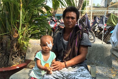 Không chữa thì tính mạng cũng mất, mắt không còn