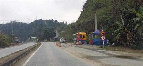 Lào Cai: Trạm cân “bỏ không”, xe quá tải thi nhau vượt chốt?