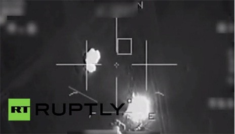 Máy bay Pháp 'dội mưa bom' trong đêm phá hủy kho vũ khí của IS 