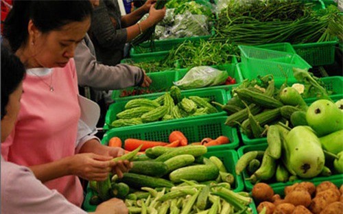 Sau Tết, rau quả kéo nhau giảm giá