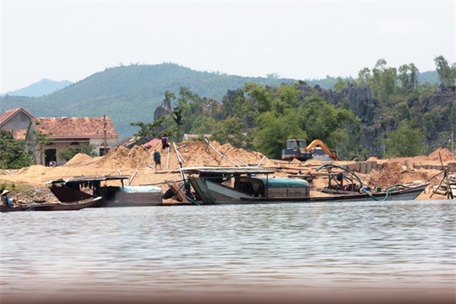 Phó thủ tướng chỉ đạo mạnh tay với “cát tặc”