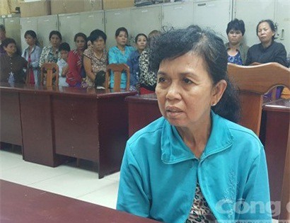 Bắt quả tang hàng chục "quý bà" sát phạt nhau trên sới bạc