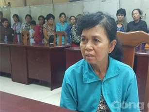 Bắt quả tang hàng chục "quý bà" sát phạt nhau trên sới bạc
