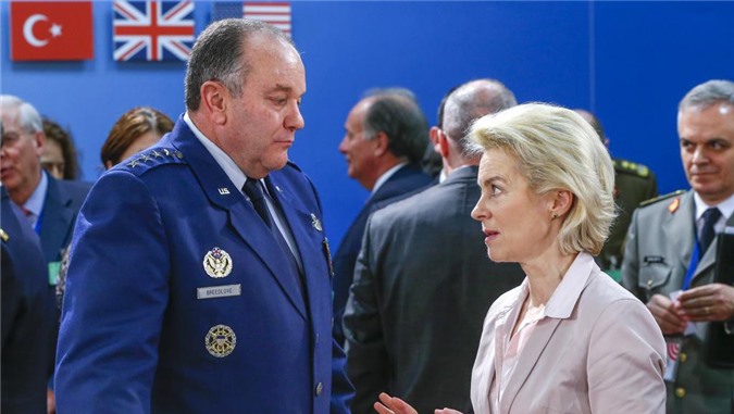 "Mỹ đã mất hoàn toàn năng lực để đối phó với Nga"