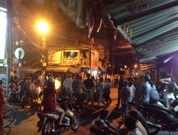 Thù tức vì đá gà thua, côn đồ cầm mã tấu chém 4 người