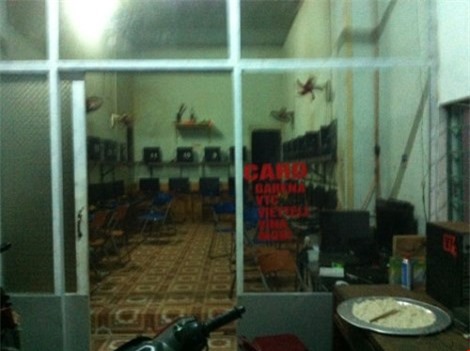 6 côn đồ lao vào quán Internet, chém tử vong nam thanh niên