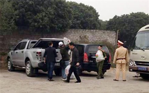 Cảnh sát dùng tàu hỏa phá sới bạc "khủng"