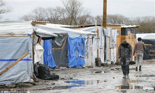 Pháp: 7 bé trai bị cưỡng hiếp trong trại tị nạn gây phẫn nộ