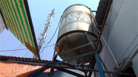 Sửa bồn nước, chủ nhà trọ bị điện giật tử vong