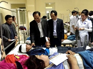 Thông tin vụ xe chở khách đi chùa bị lật ở Quảng Ninh