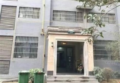 Trung Quốc: Phát hiện xác phụ nữ mắc kẹt trong thang máy hơn 1 tháng 