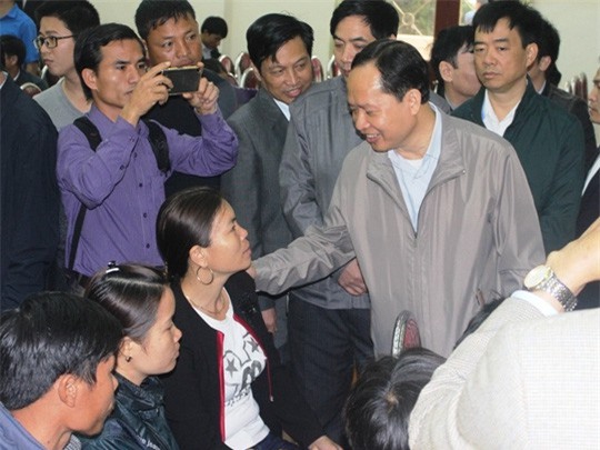 Bí thư Thanh Hóa đối thoại, nhận khuyết điểm với ngư dân Sầm Sơn