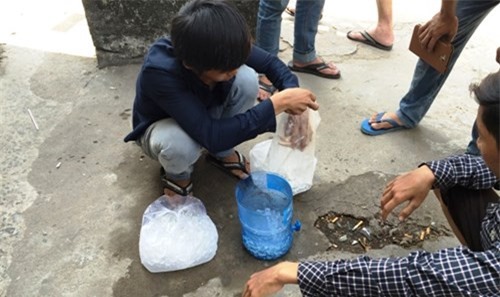 Vụ côn đồ truy sát chém đứt bàn tay: Nghi can khai gì?