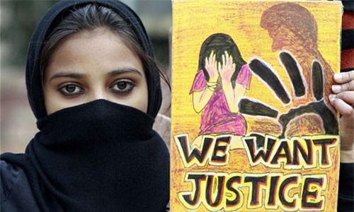 Rúng động: Thiếu nữ Ấn Độ bị cưỡng hiếp rồi thiêu sống