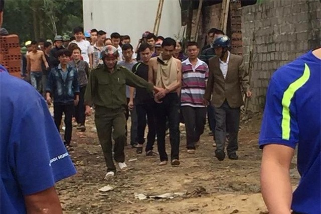 Thảm án tại Thanh Hóa: Chồng chém chết vợ trẻ đang bế con thơ