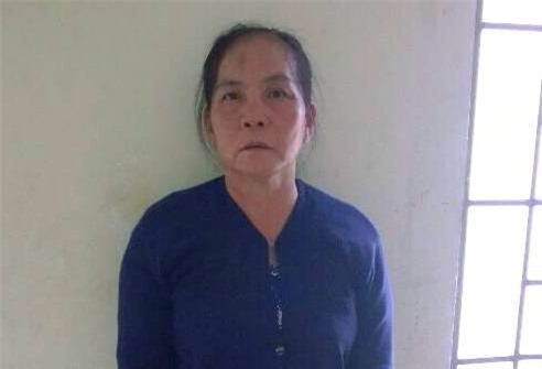 Bà già 61 tuổi mang dao khống chế chủ nhà, cướp tài sản