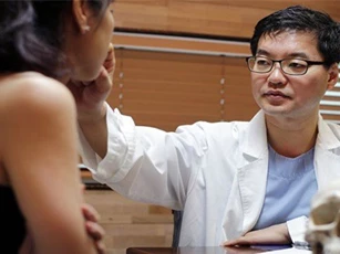 Hàn Quốc hoàn thuế cho du khách phẫu thuật thẩm mỹ