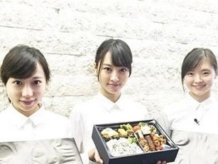 Độc đáo: Dịch vụ người mẫu đưa cơm ở Nhật Bản