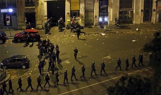 Hai thiếu nữ vướng vòng lao lý vì rủ nhau khủng bố qua Facebook