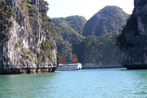 Đoàn phim 'Kong: Skull Island' thuê du thuyền "tác chiến"