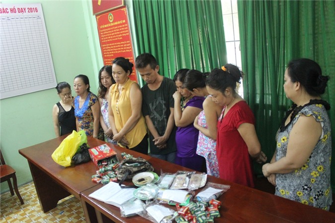 Triệt phá sới bạc quy tụ các "quý bà" mê đỏ đen