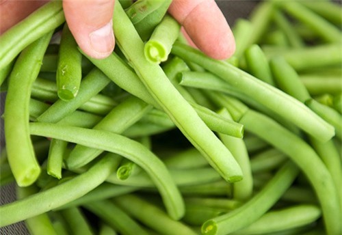 Ăn gì để không lo bạc tóc trước tuổi 30?